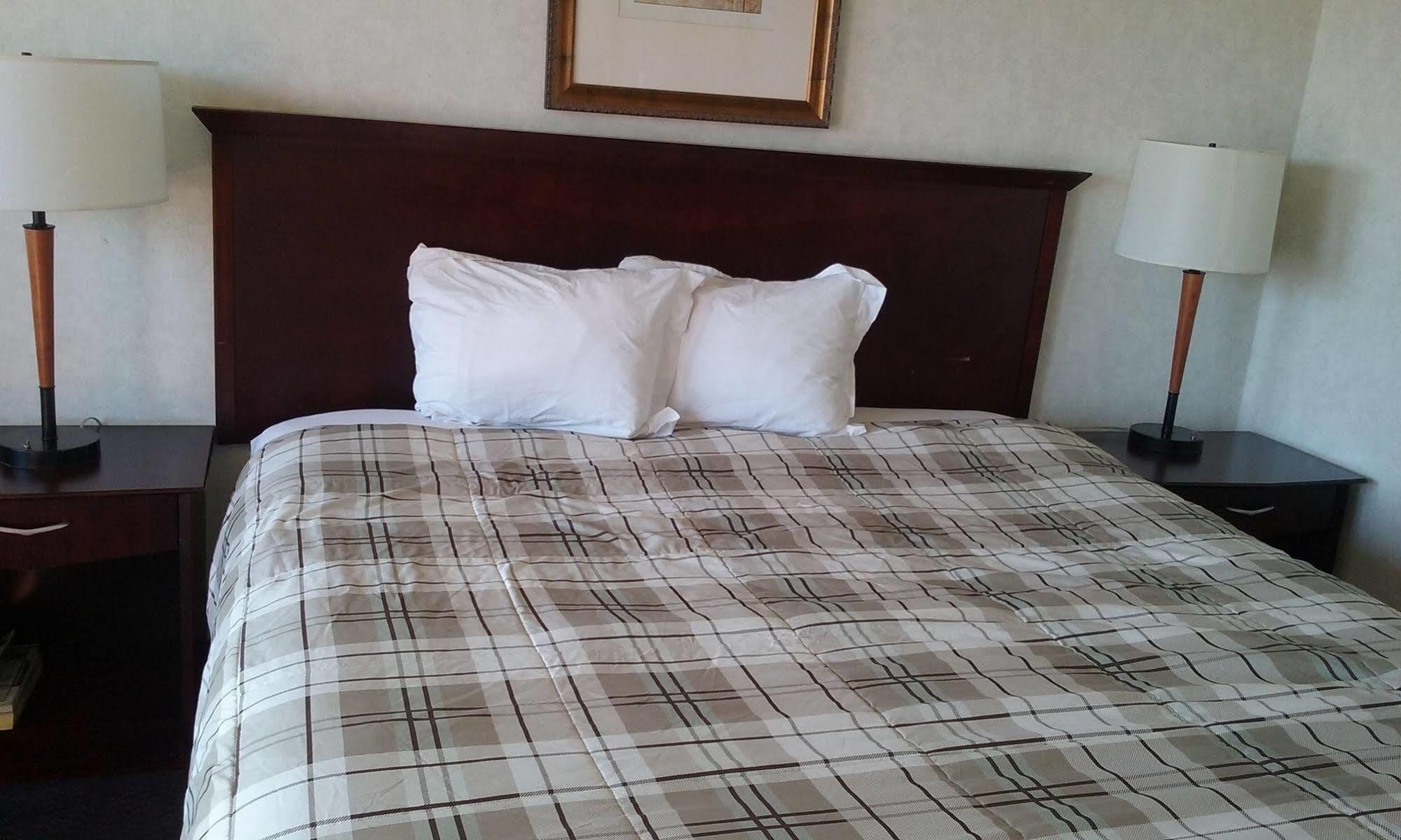 Richland Inn And Suites Ngoại thất bức ảnh