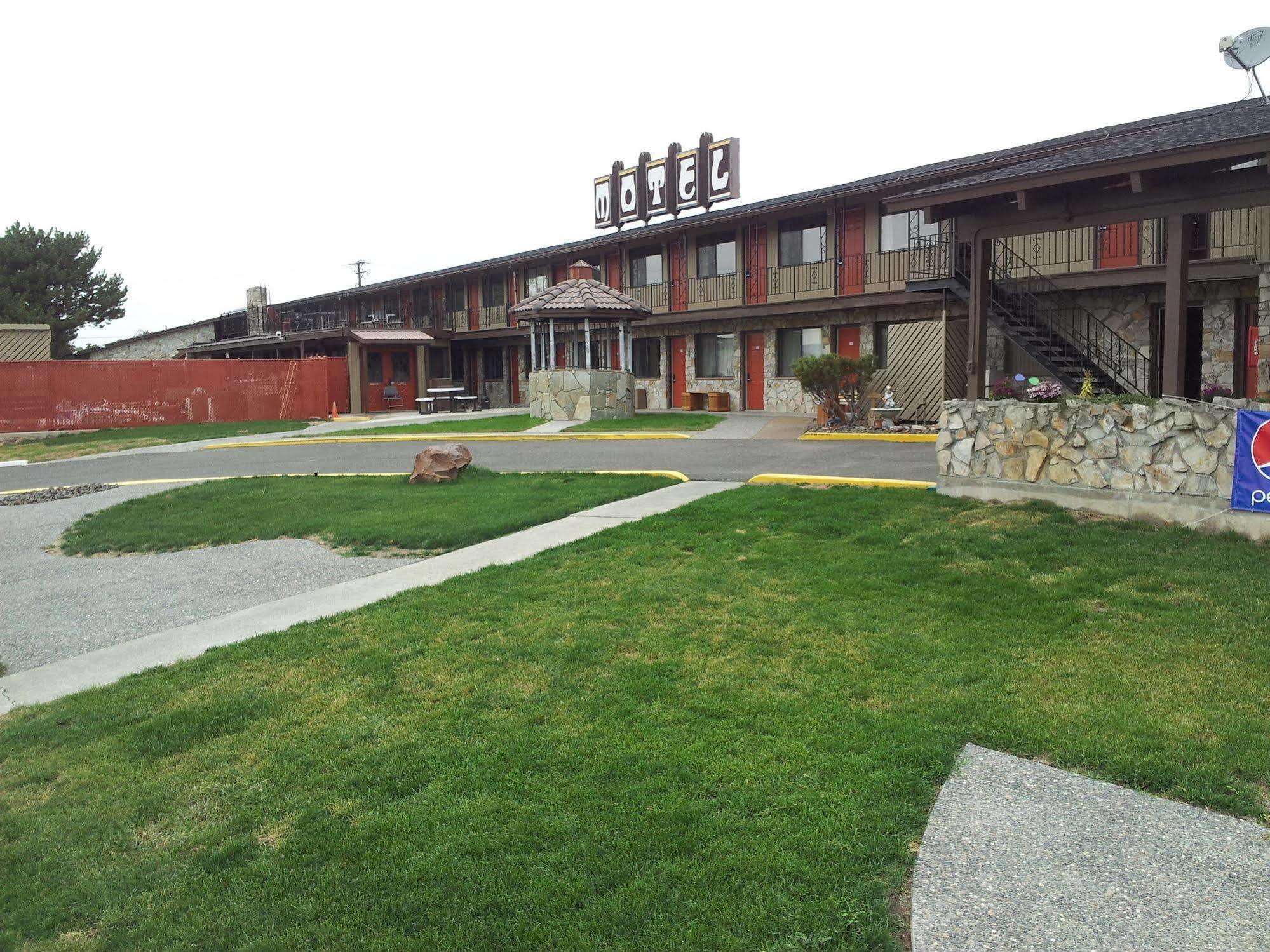 Richland Inn And Suites Ngoại thất bức ảnh